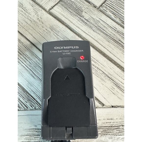 Vtg Olympus Stylus 500 All Weather 5MP Digital Camera w/Battery & Charger Tested - Picture 8 of 9